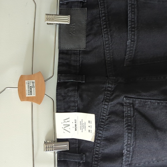 Zara Mom Fit Jeans - Picture 4 of 4